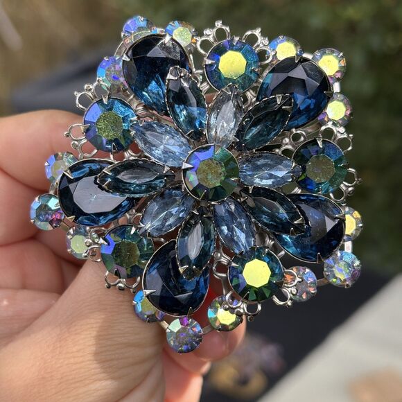 Large Blue AB Rhinestone Layered Flower Brooch Unsigned Judylee 2.75 - Picture 2 of 7